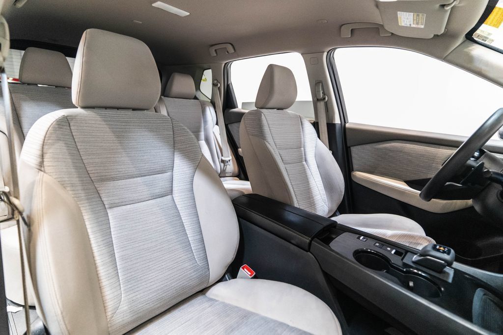 Used 2023 Nissan Rogue SV FWD image 15