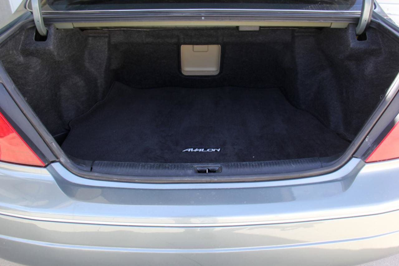 Used 2000 Toyota Avalon XL FWD image 19