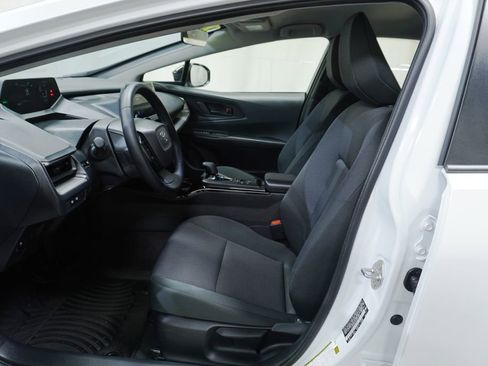 Used 2025 Toyota Prius LE image 10