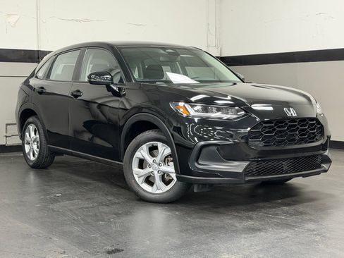 Used 2023 Honda HR-V LX image 2