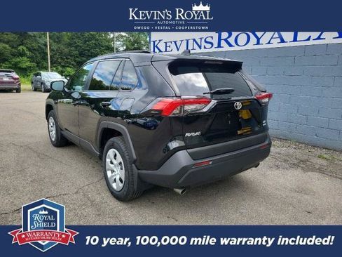 Used 2021 Toyota RAV4 LE AWD/4WD image 8