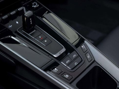 Used 2025 Porsche 911 Carrera image 36