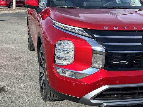 New 2026 Mitsubishi Outlander SE image 9