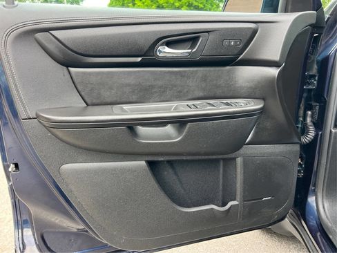 Used 2017 Chevrolet Traverse LT AWD/4WD image 18