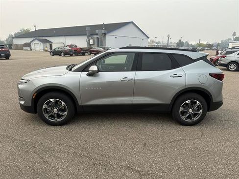 Used 2025 Chevrolet Blazer LT w/ Convenience Package AWD/4WD image 24