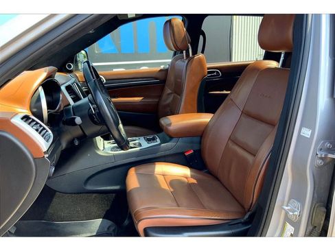 Used 2018 Jeep Grand Cherokee Summit w/ Platinum Series Group AWD/4WD image 27