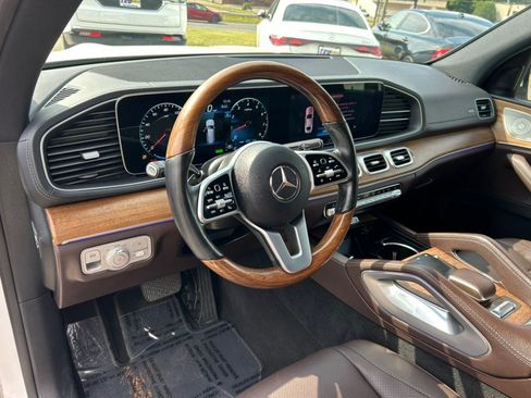 Used 2022 Mercedes-Benz GLS 450 4MATIC image 16