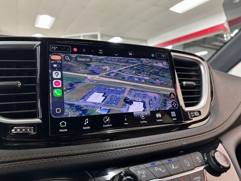 Certified 2021 Chrysler Pacifica Pinnacle image 29