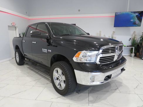 Used 2017 RAM 1500 Lone Star AWD/4WD image 2