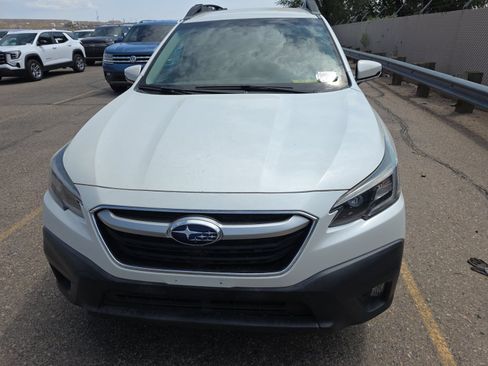 Used 2020 Subaru Outback Premium AWD/4WD image 2