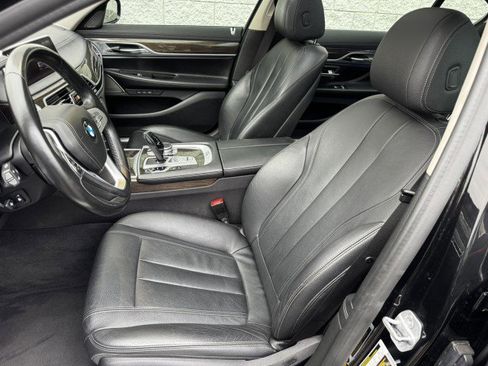 Used 2019 BMW 740i w/ Cold Weather Package RWD image 7