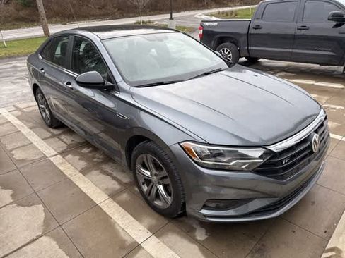 Used 2019 Volkswagen Jetta R-Line image 3