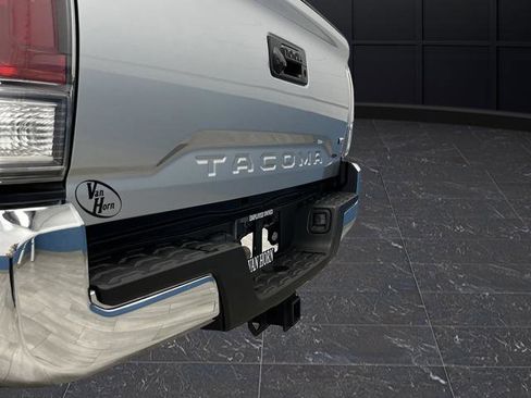 Used 2023 Toyota Tacoma TRD Off-Road image 32