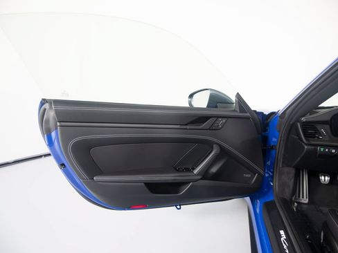 Certified 2025 Porsche 911 Carrera RWD image 18