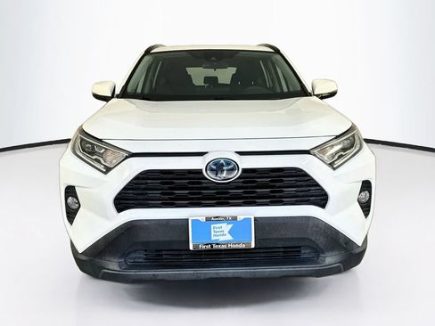 Used 2021 Toyota RAV4 XLE w/ Convenience Package AWD/4WD image 2