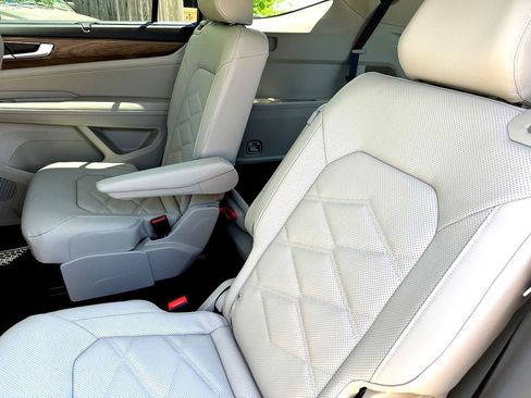 New 2026 Volkswagen Atlas SE FWD image 18
