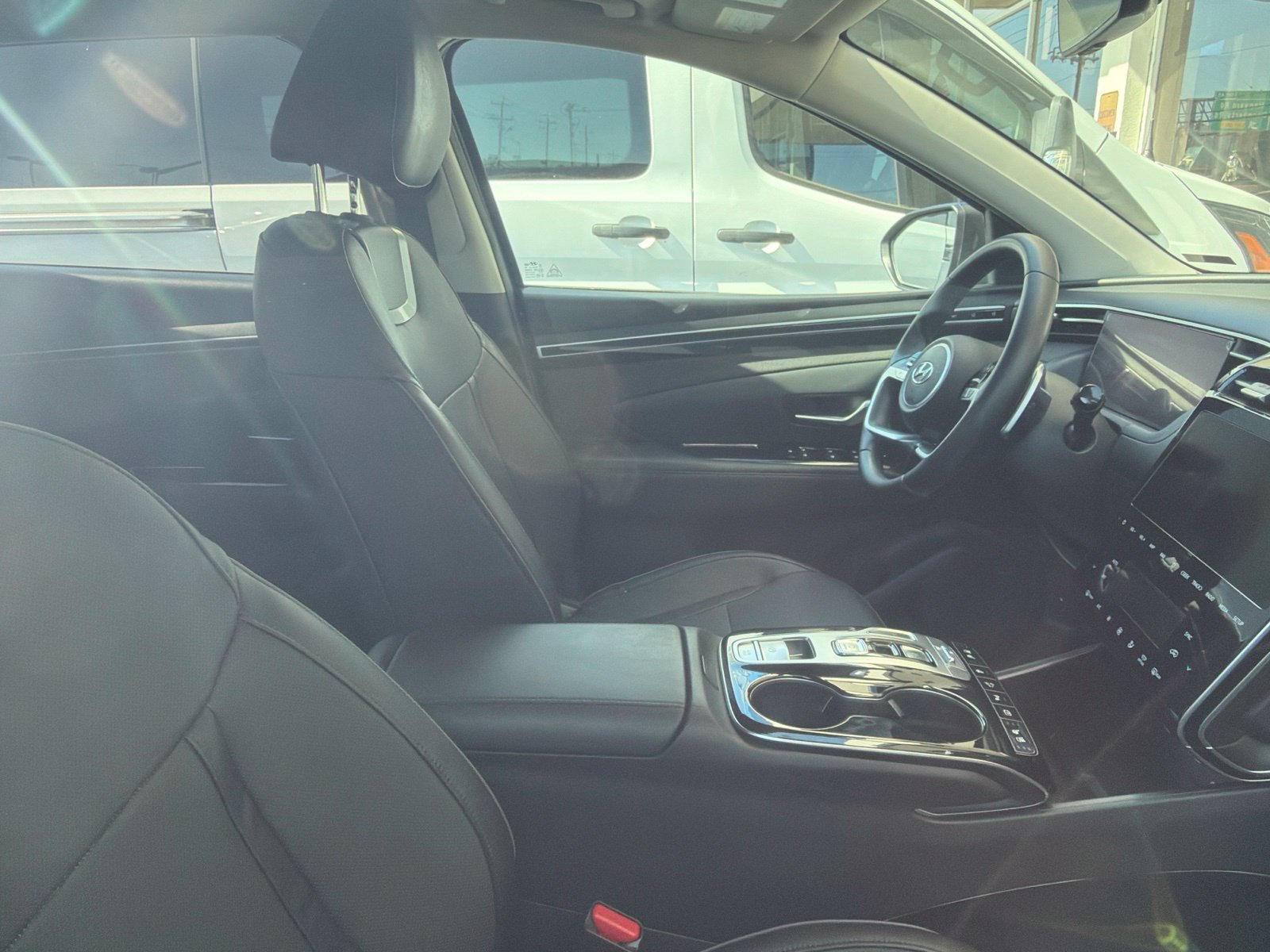 Used 2023 Hyundai Tucson Limited FWD image 2