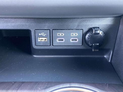 Used 2023 Toyota Highlander Platinum image 17