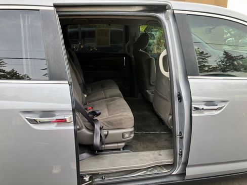 Used 2017 Honda Odyssey EX image 18