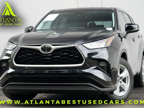 Used 2021 Toyota Highlander LE AWD/4WD image 1