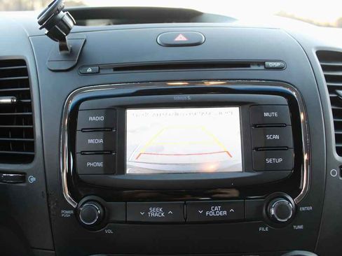 Used 2017 Kia Forte LX w/ LX Popular Package image 17