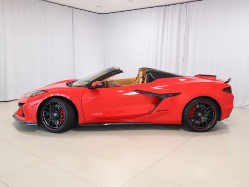 Used 2024 Chevrolet Corvette Z06 w/ Battery Protection Package RWD image 2