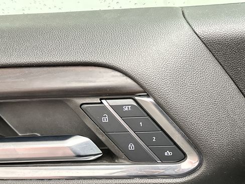 Used 2024 GMC Sierra 1500 SLT image 38