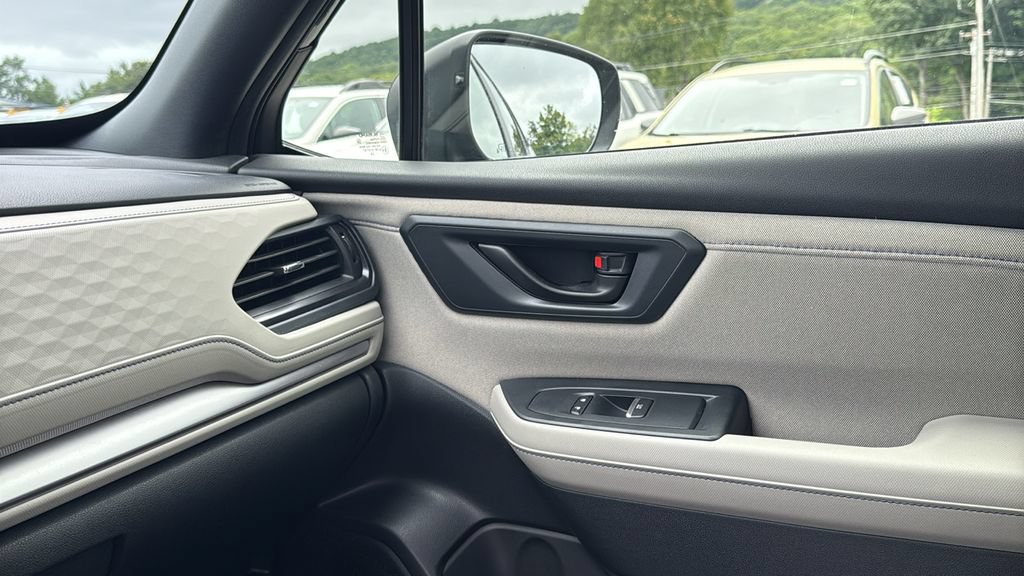 Certified 2025 Subaru Forester Premium AWD/4WD image 19