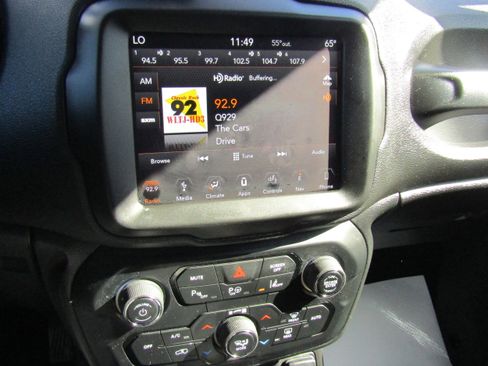 Used 2019 Jeep Renegade Latitude w/ UConnect 8.4 Nav Group image 16