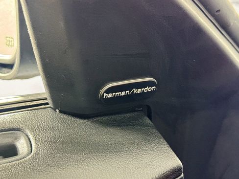 Used 2022 Dodge Charger SRT Hellcat w/ Harman/Kardon Audio Group RWD image 23