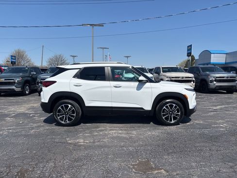 New 2026 Chevrolet TrailBlazer LT FWD image 3