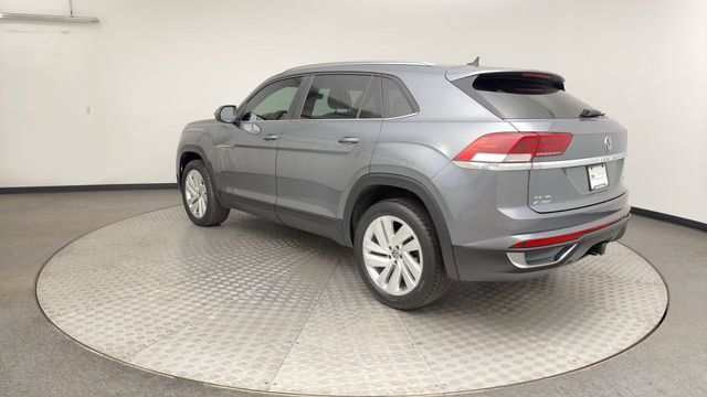 Certified 2023 Volkswagen Atlas Cross Sport SE w/ Panoramic Sunroof Package AWD/4WD image 4