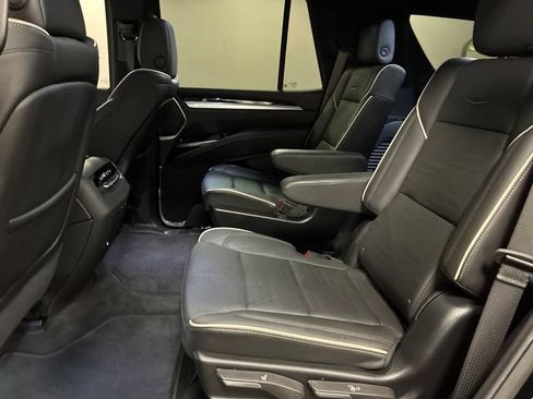 Certified 2025 Cadillac Escalade Sport AWD/4WD image 28