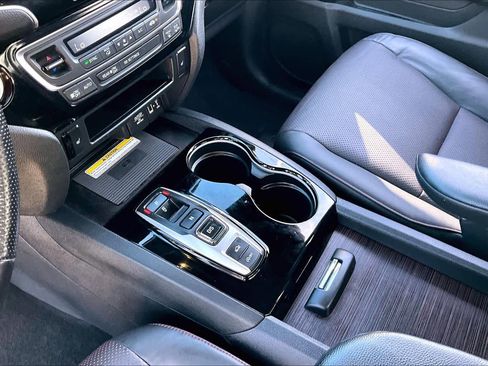 Used 2022 Honda Ridgeline Black Edition image 16