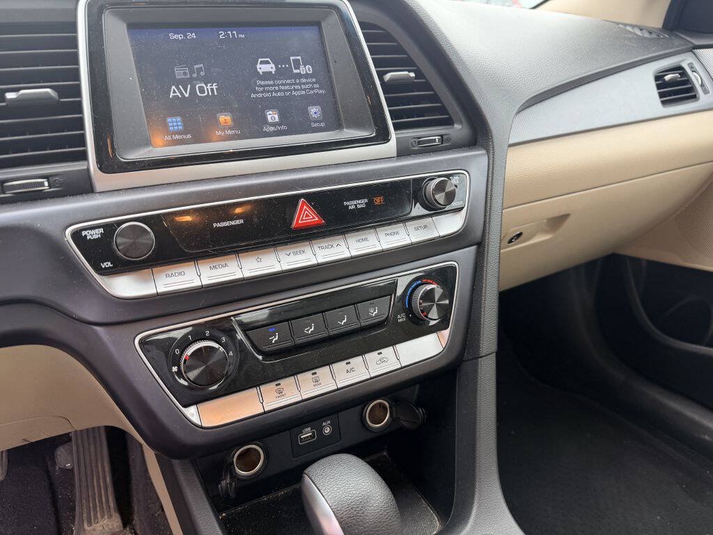Used 2019 Hyundai Sonata SE FWD image 11
