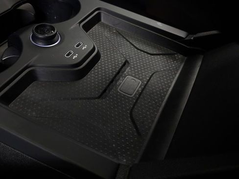 Used 2023 BMW iX xDrive50 w/ Convenience Package image 39