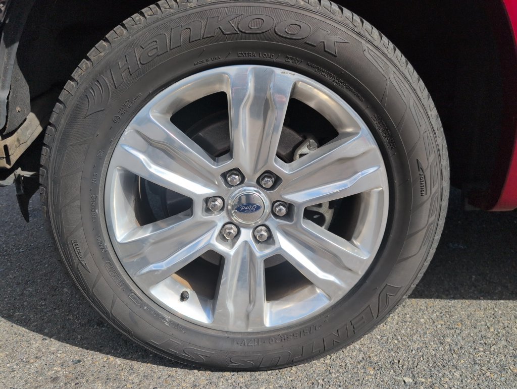 Used 2016 Ford F150 Platinum w/ Equipment Group 701A Luxury AWD/4WD image 12
