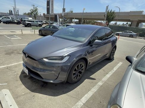 Used 2023 Tesla Model X AWD/4WD image 4
