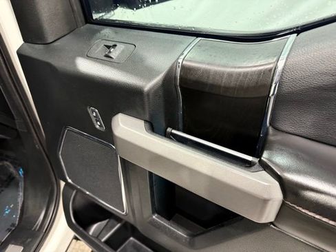 Used 2019 Ford F150 Platinum w/ Equipment Group 701A Luxury image 24