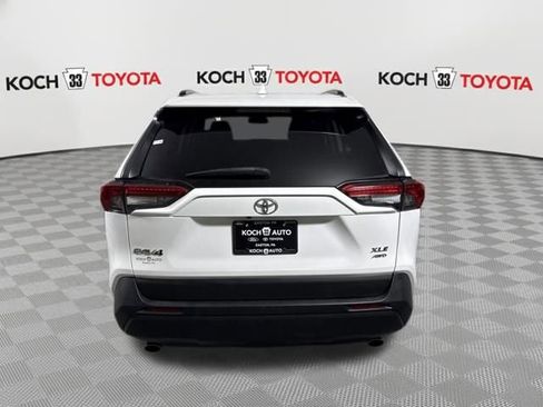 Used 2021 Toyota RAV4 XLE image 6