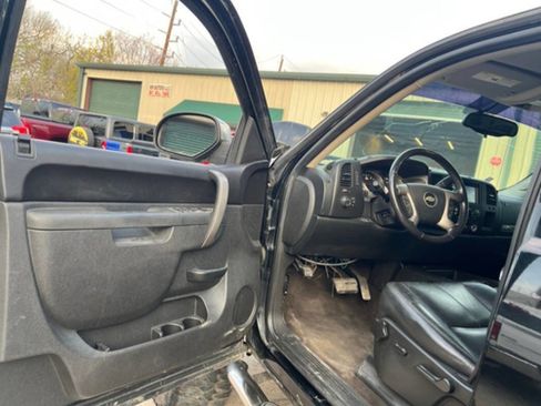 Used 2011 Chevrolet Silverado 1500 LT w/ Texas Edition image 11