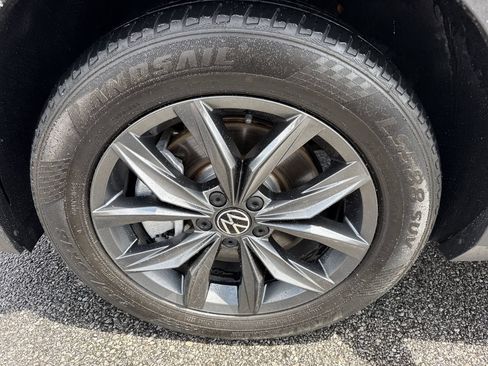 Used 2023 Volkswagen Tiguan SE FWD image 40