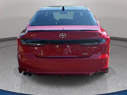 Used 2025 Toyota Camry XSE FWD image 6