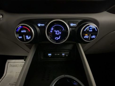 Certified 2026 Hyundai Venue SEL FWD image 18
