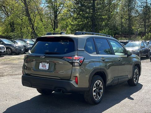 Certified 2025 Subaru Forester Premium AWD/4WD image 5