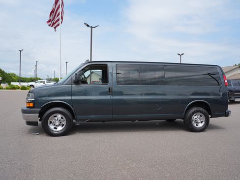 Used 2018 Chevrolet Express 3500 LT w/ LT Preferred Equipment Group RWD image 6