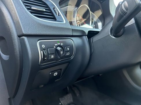 Used 2018 Volvo S60 T5 Inscription Platinum w/ Climate Package image 39