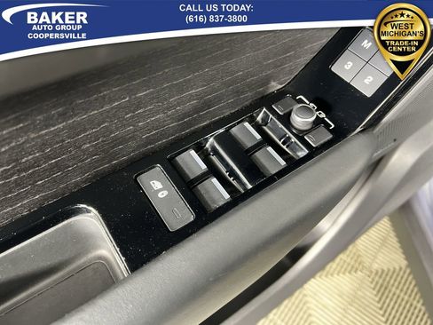 Used 2024 Land Rover Range Rover Velar Dynamic HSE image 25