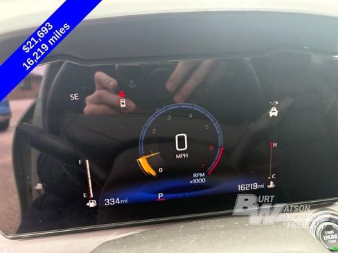 Used 2024 Chevrolet Trax ACTIV w/ Sunroof Package image 17