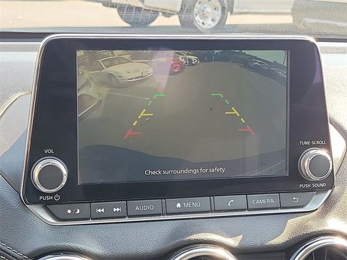 Used 2021 Nissan Sentra SV image 9